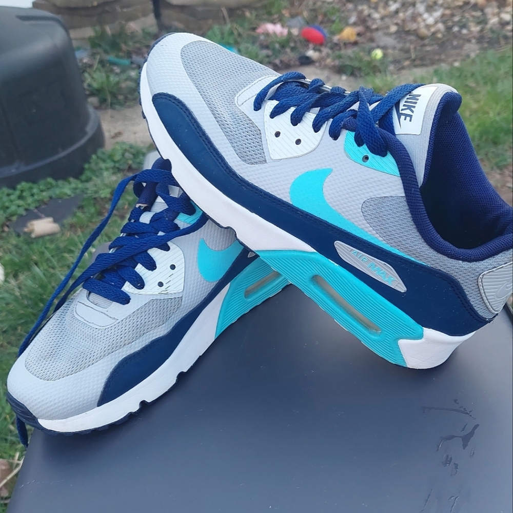 AIR MAX 90s